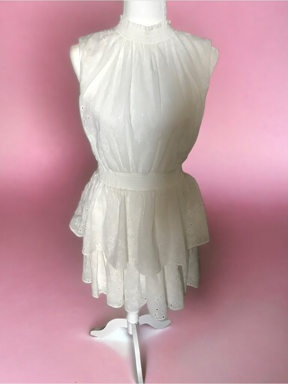 LAUNDRY White Floral Eyelet Sleeveless Dress. Size: 12. NWOT! $20.